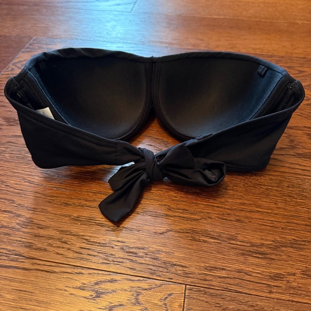 Black Swim Top
(Can be tied in multiple ways) - Picture 3 of 4